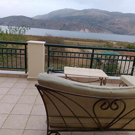 Villa Rania: Ευάερη Βίλα Με Θέα Τη Θάλασσα Lixouri Luaran gambar