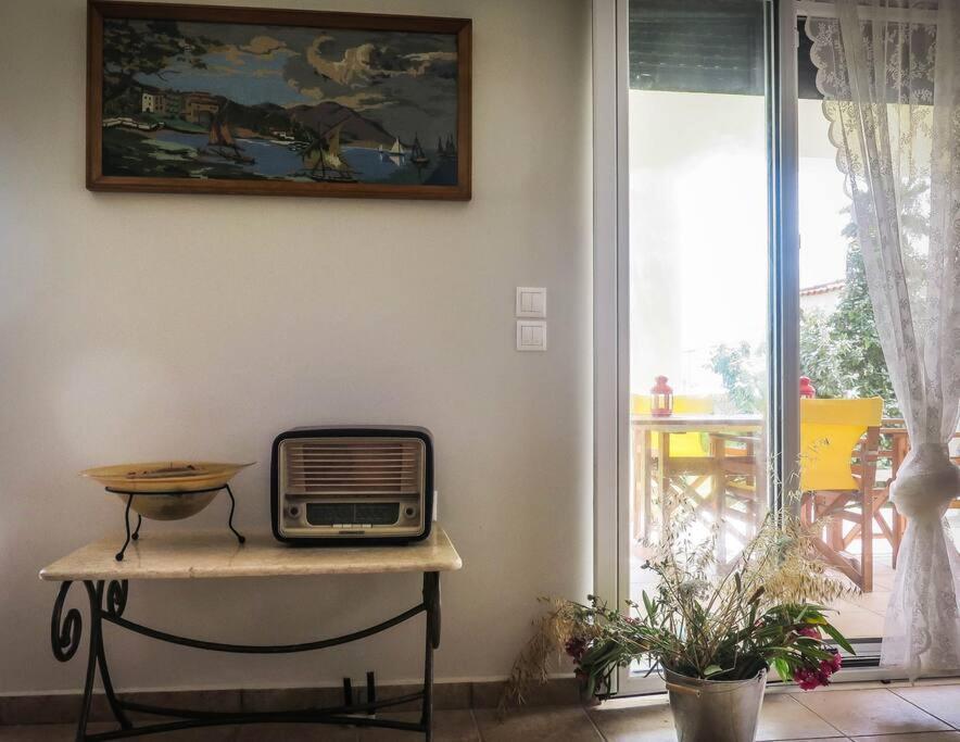 Villa Rania: Ευάερη Βίλα Με Θέα Τη Θάλασσα Lixouri Luaran gambar