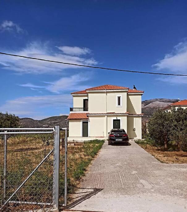 Villa Rania: Ευάερη Βίλα Με Θέα Τη Θάλασσα Lixouri Luaran gambar