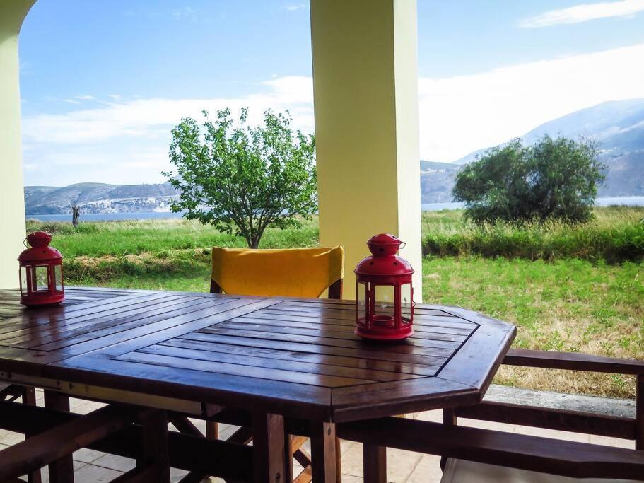 Villa Rania: Ευάερη Βίλα Με Θέα Τη Θάλασσα Lixouri Luaran gambar