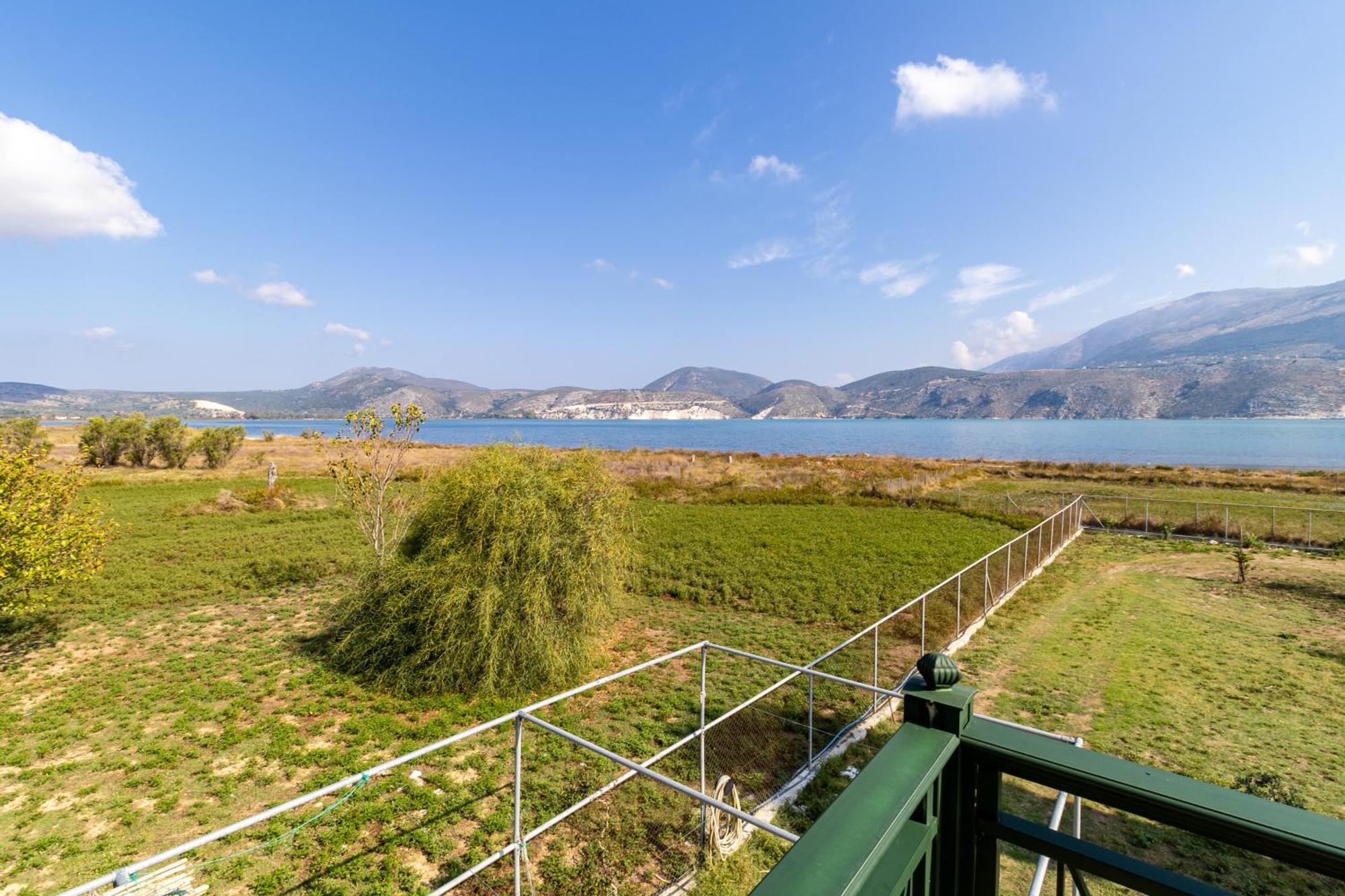 Villa Rania: Ευάερη Βίλα Με Θέα Τη Θάλασσα Lixouri Luaran gambar