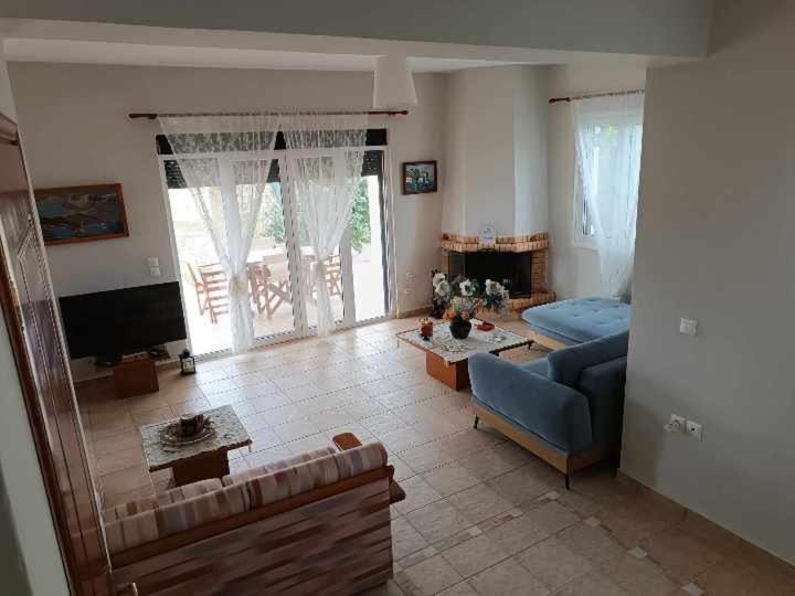 Villa Rania: Ευάερη Βίλα Με Θέα Τη Θάλασσα Lixouri Luaran gambar